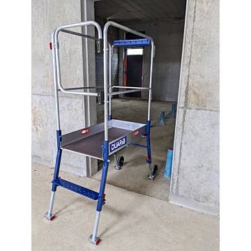 Plateforme individuelle roulante à hauteur réglable
