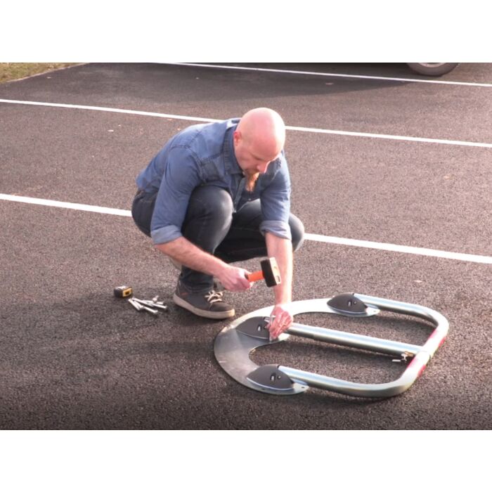Barrière de parking 3 pieds spécial macadam